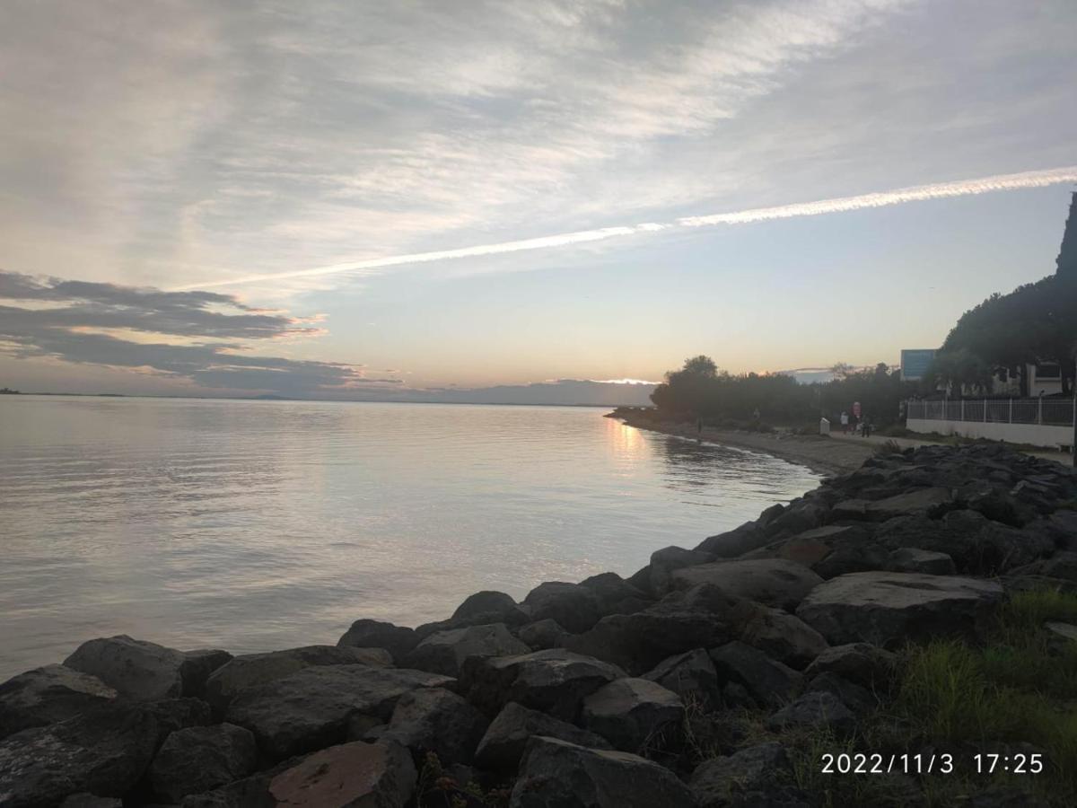 T2 Clim Avec Terrasse Et Place De Parking Privative Balaruc-les-Bains Exteriér fotografie